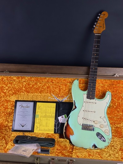 Fender Custom Shop Ltd Edition Namm 2018 62 Stratocaster Heavy Relic Surf Green over 3 Tone Sunburst